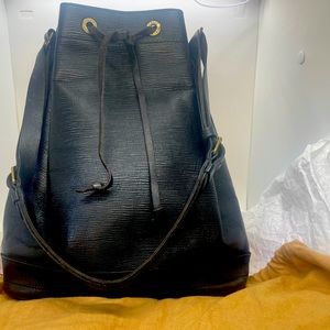 Lv noe authentic